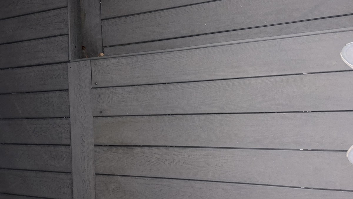 Loose boards on an added deck, Craigieburn